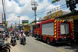 Bình Tân: Cháy gần điểm giữ trẻ, cả khu vực náo loạn