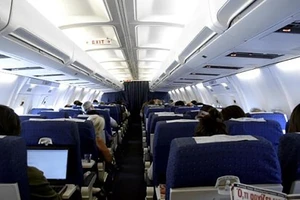 Điều tra hành khách Trung Quốc nghi trộm tiền trên máy bay