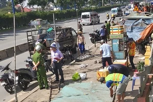 Công an dẹp khu vực băng nhóm móc túi ở Suối Tiên hoạt động