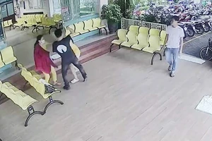 Tài xế xe ôm công nghệ hành hung phụ nữ ở bệnh viện phụ sản