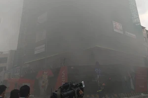 Cháy lớn công trình tại quận 1