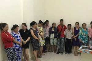 Triệt phá sới bạc hàng chục người tham gia ở quận 7
