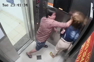 Người đàn ông đánh cô gái trong thang máy khai gì với công an?