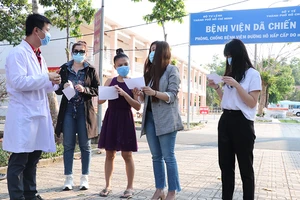 4 ca bệnh COVID-19 tại TP.HCM được chữa khỏi, xuất viện 