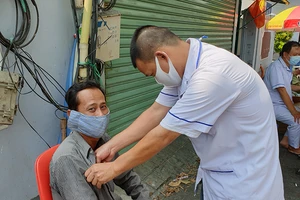 Lượng người qua cửa ngõ miền Tây giảm 80% trong dịch COVID