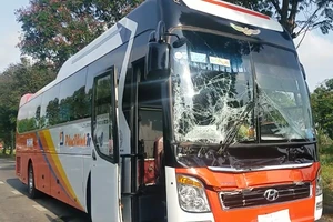 Tai nạn liên hoàn ở Bình Chánh do tránh một khúc gỗ trên đường