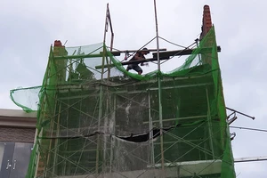 Quận Tân Bình: ‘Gió thổi đổ gạch’ ở công trình đang xây dựng