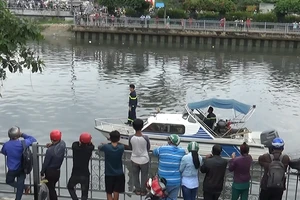 Người đàn ông nhảy cầu Nguyễn Văn Cừ xuống kênh Tàu Hủ