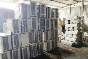 Tân Phú: Công an bắt 3 xe tải chở hàng điện tử đã qua sử dụng