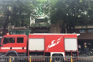 1 khách sạn tại trung tâm TP.HCM bị cháy 