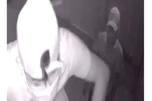 Trộm dọa bắn người dân ở Hóc Môn