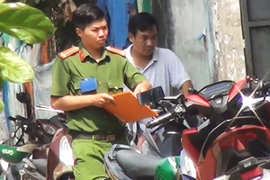 Truy bắt 2 thanh niên truy sát đến tận phòng trọ ở Bình Tân