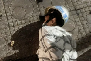 Kẻ cướp giật không biết đang bị trinh sát theo dõi