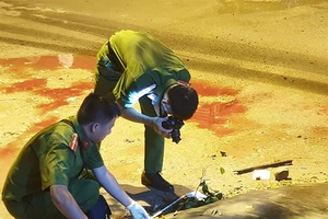 Bình Tân: Chạy xe nẹt pô còn rủ bạn chém gục 3 người