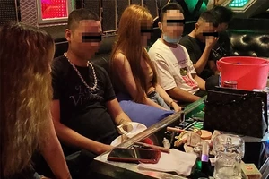 Bình Tân: 41 người phê ma túy trong phòng thu âm chui