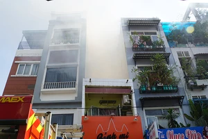 Cháy lớn trên đường Nguyễn Thượng Hiền ở quận 3