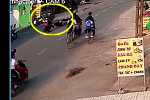 Thanh niên bị giật dây chuyền hơn 1 cây vàng, kéo lê 5m