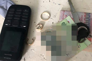 Lừa các cụ già lấy vàng… bằng chiêu báo người thân gặp nạn