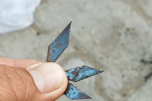 30 phút, hút gần 1 ký đinh trên Quốc lộ 1 