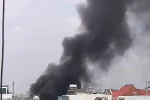 Cháy trong con hẻm đường Phan Huy Ích, thiêu rụi nhiều tài sản