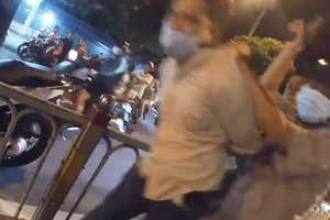 Hình sự đặc nhiệm truy đuổi, nổ súng bắt trộm ở quận 6