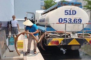 Dân chung cư An Phú Đông than trời vì bị cúp nước 4 ngày