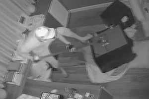 Gò Vấp: Trộm đột nhập khuân cả két sắt của công ty