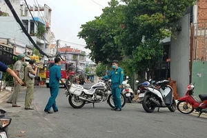 Đưa con đi học về thì thấy nhà phát cháy