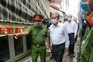 Lãnh đạo TP.HCM thăm hỏi các gia đình vụ cháy làm 8 người chết