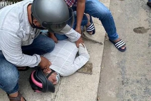 1 cán bộ Đội viễn thông, cơ yếu, Công an TP.HCM bắt cướp giật