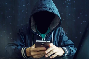 Công an truy tìm kẻ mạo danh chiếm đoạt tiền qua mạng