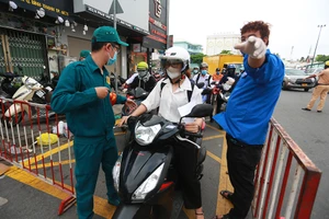 Gò Vấp tạm xả chốt kiểm dịch vào giờ cao điểm, hết ùn ứ