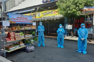 Máy ATM gạo, gian hàng 0 đồng xuất hiện, vơi đi khó khăn mùa dịch