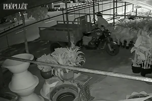 Trộm cắt khóa, lấy xe ba gác bỏ chạy 