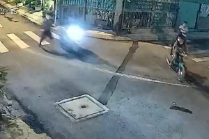 Cầm dao tự chế cướp xe máy lúc 1 giờ sáng ở Bình Chánh