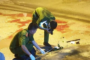 Xe ôm chở khách từ Bến xe Miền Tây về Bình Chánh thì bị cướp