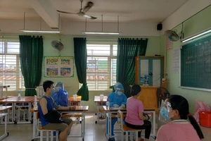 Huyện Hóc Môn tiêm gần hết 5 ngàn liều Vero Cell trong buổi sáng