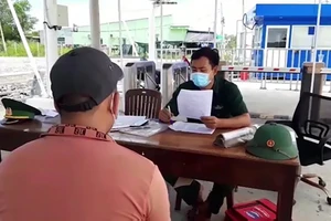 Tạm giữ 3 ghe tàu khai thác thủy sản không có giấy đi đường