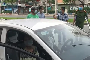 Một F0 dùng ô tô giấu nửa ký ma túy định thông chốt chân cầu Calmette