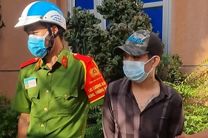 Trộm xe sau 10 phút đã bị chốt kiểm soát dịch bắt ở Tân Bình