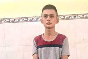 Trộm đêm gặp công an và bộ đội đi tuần