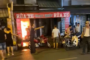 Nguyên nhân vụ cháy tiệm sửa xe mới khai trương là do đốt