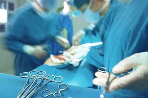 Công an đang làm rõ 1 phụ nữ tử vong khi nâng mũi, hút mỡ bụng ở quận 1