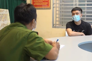 Thủ đoạn phạm tội mới ở TP.HCM: Vào tận nhà dàn cảnh để cướp