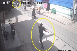 Truy đuổi kẻ trộm xe ba gác, người dân bị xịt hơi cay