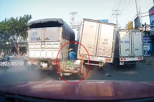 Thoát chết thần kỳ khi bị tông, kẹp giữa 2 xe tải trong tai nạn liên hoàn