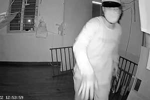 Đi ăn trộm mang tiền về cho tình nhân sắm vàng