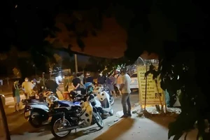 Nổ súng vào xe ô tô của Việt kiều Mỹ tại Bình Chánh