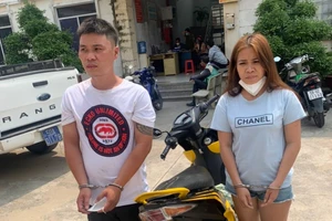 Hình sự truy đuổi 10km bắt kẻ giật dây chuyền vàng ở TP.HCM 