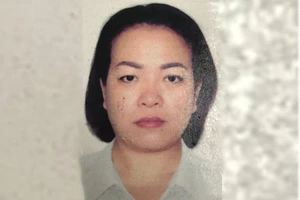 Truy nã 1 phụ nữ cùng ‘trai Tây’ giăng bẫy lừa trên mạng